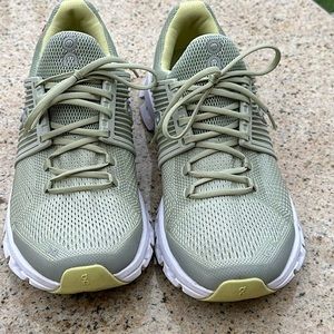 On Cloud swift. Size 8. Green and white.